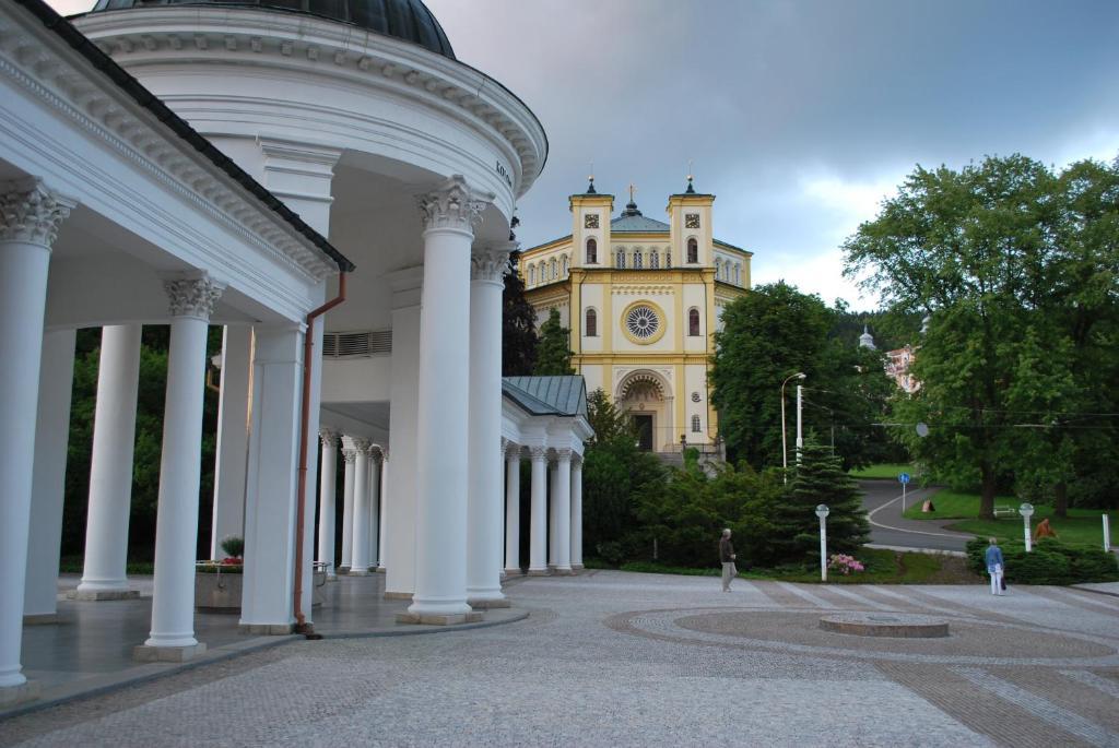 Hostel Foster Mariánské Lázně Exteriör bild