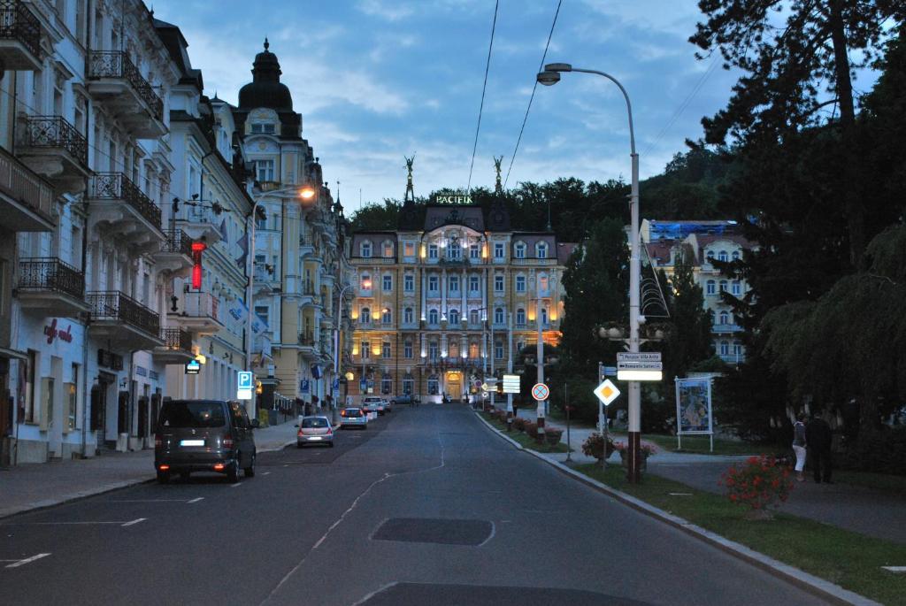 Hostel Foster Mariánské Lázně Exteriör bild